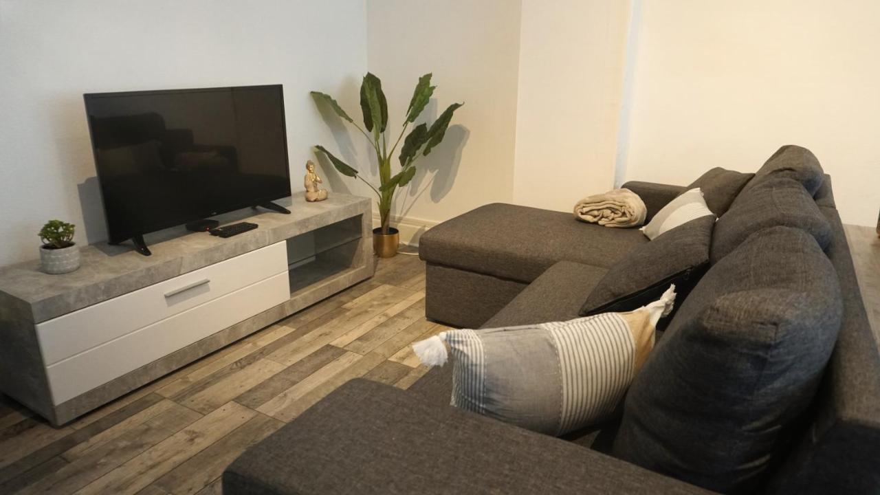 Logement Spacieux - Face A La Gare Et Centre-Ville Epinal Ngoại thất bức ảnh