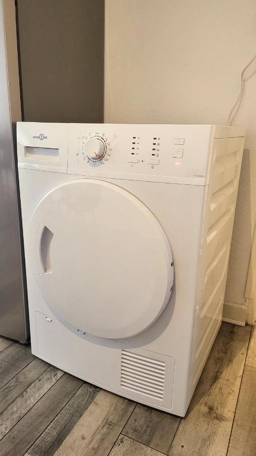 Logement Spacieux - Face A La Gare Et Centre-Ville Epinal Ngoại thất bức ảnh